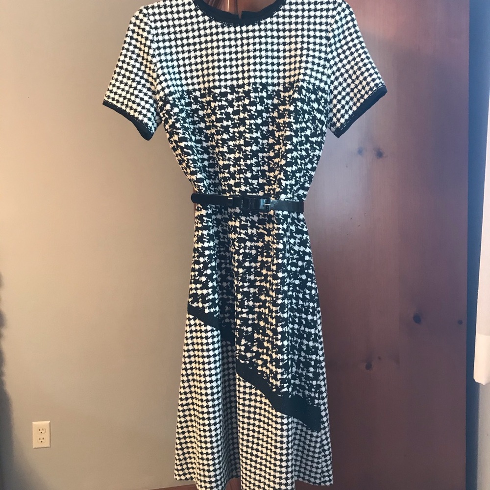 SOLD - Black/White Short Sleeve Dress - Picture 6 of 16